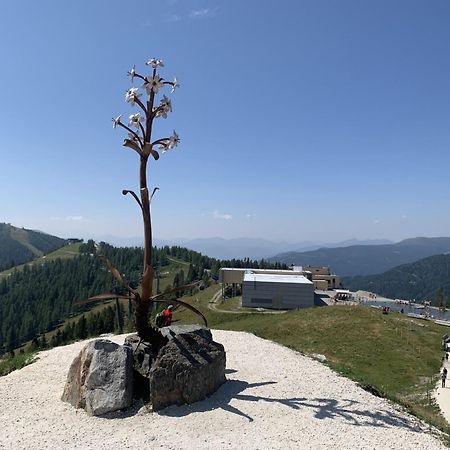 Gasthof Kirchenwirt Gnesau Esterno foto