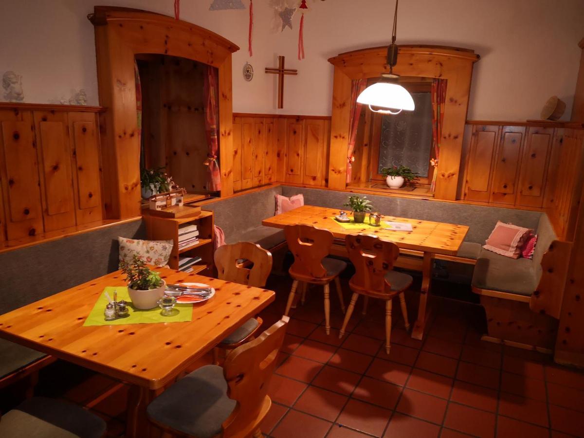 Gasthof Kirchenwirt Gnesau Esterno foto